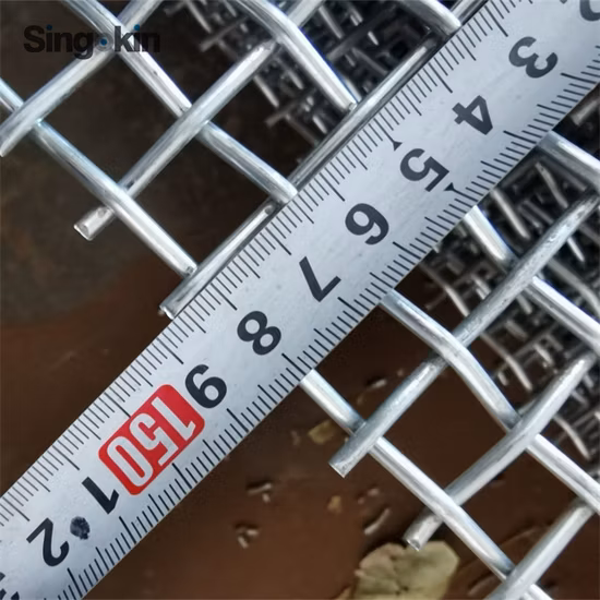 Panneau de grillage serti tissé carré de fer noir pour l'élevage de porcs